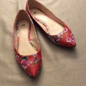 Floral Pointed Toe Skimmers